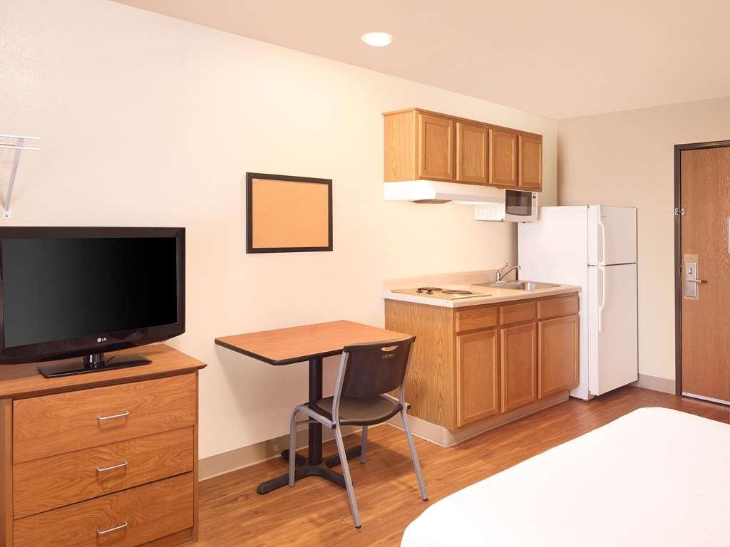 Extended Stay America Select Suites - Wichita - South 객실 사진